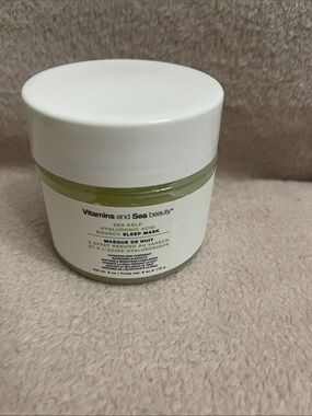 Vitamins and Sea Beauty Sea Kelp Hyaluronic Acid Bouncy Sleep Mask